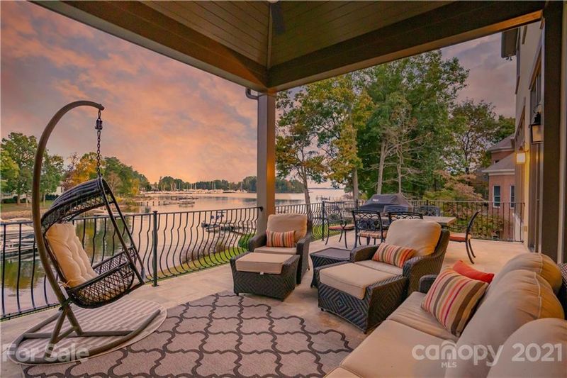 18412 Town Harbour Rd, Cornelius, NC 28031