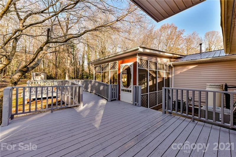 8517 Cedarbrook Dr, Charlotte, NC 28215