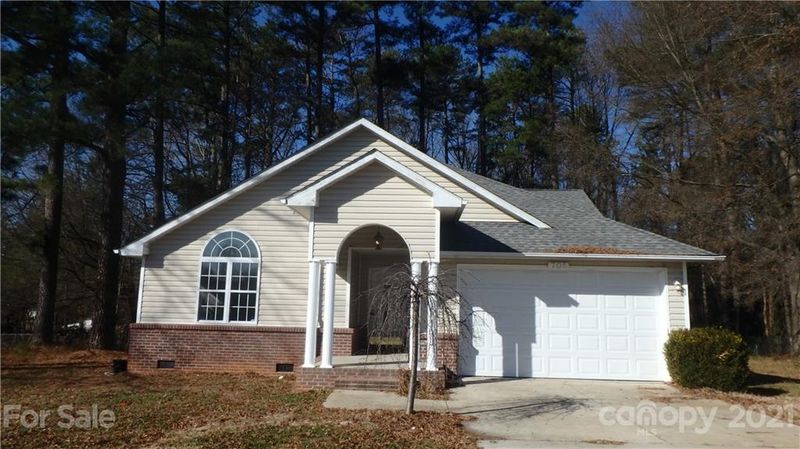 705 Grass Dr, Charlotte, NC 28216