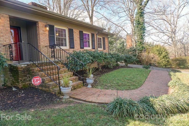 227 32nd Ave NW, Hickory, NC 28601