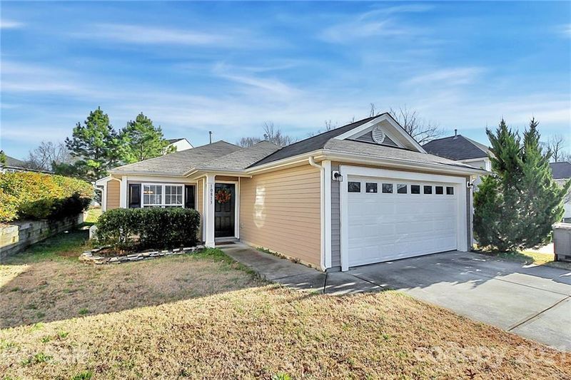 10813 Traders Ct, Davidson, NC 28036