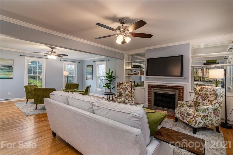 2227 Seth Thomas Rd, Charlotte, NC 28210