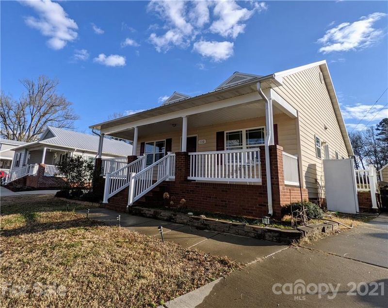 110 Burke Cir, Mooresville, NC 28115