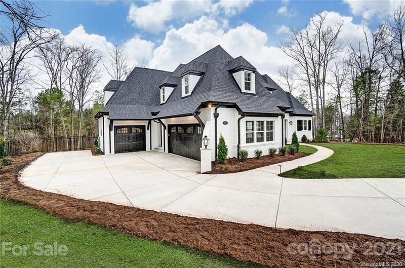 4815 Montibello Dr, Charlotte, NC 28226