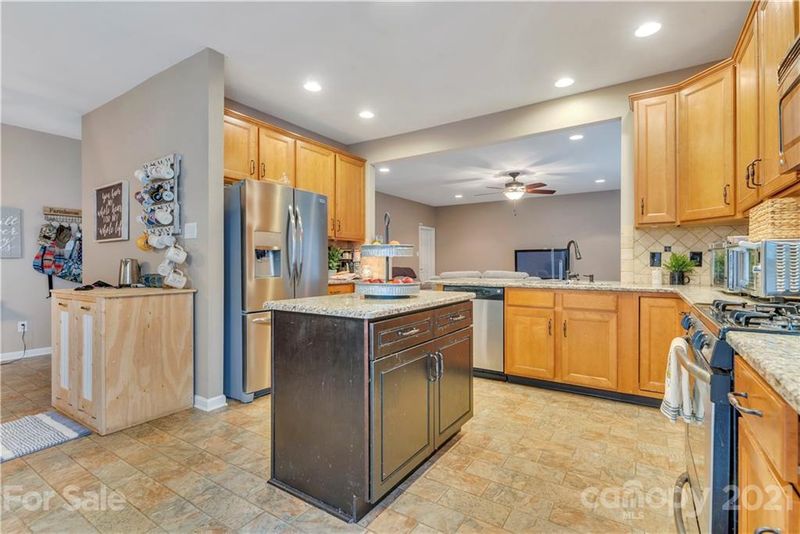 3901 Quiet Stream Dr, Concord, NC 28025