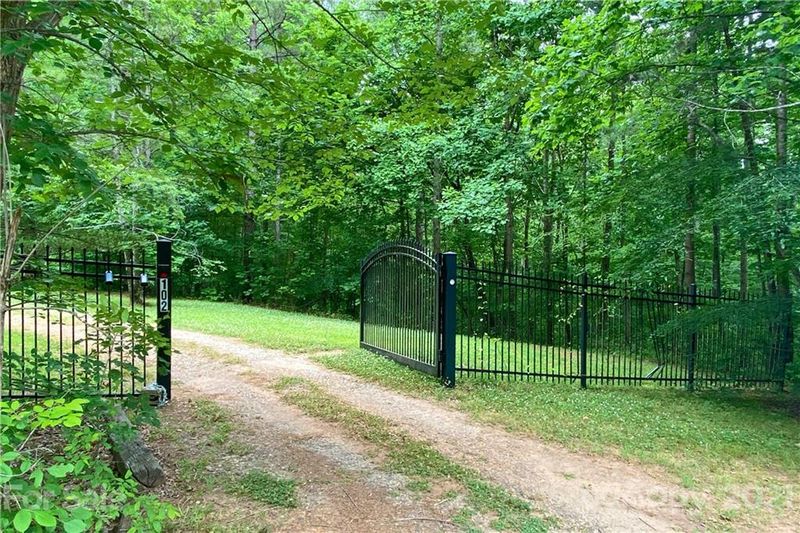 102 Winding Trl, Stanley, NC 28164
