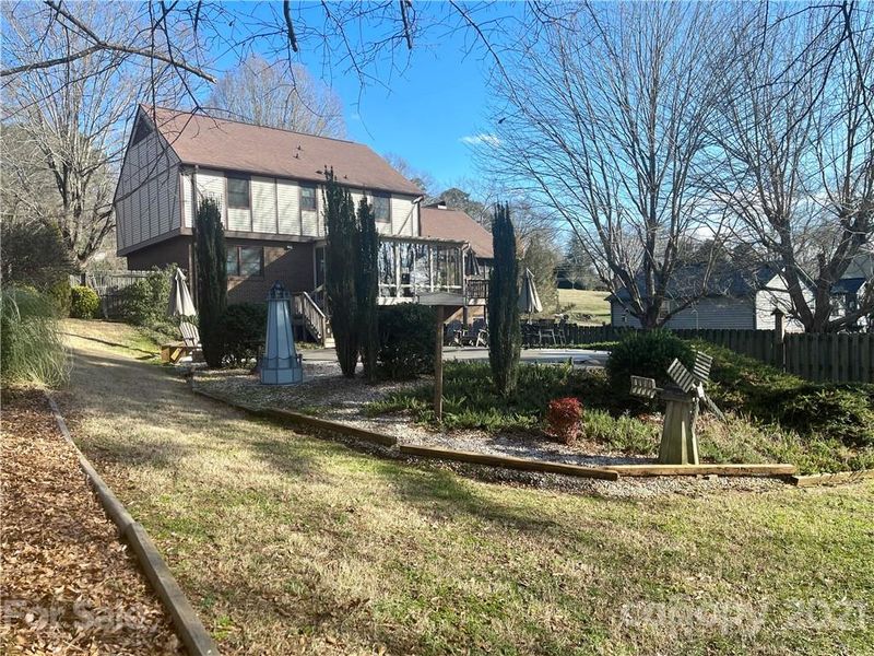 1277 10th Street Blvd NW, Hickory, NC 28601