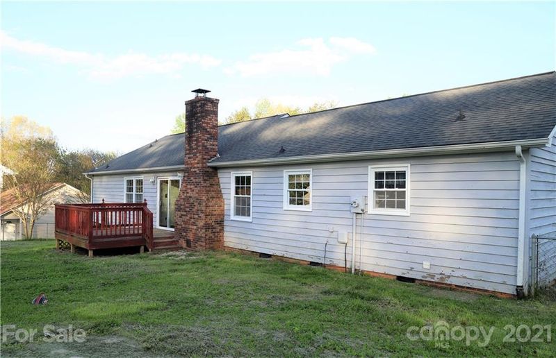 1310 Creekview Dr, Gastonia, NC 28052
