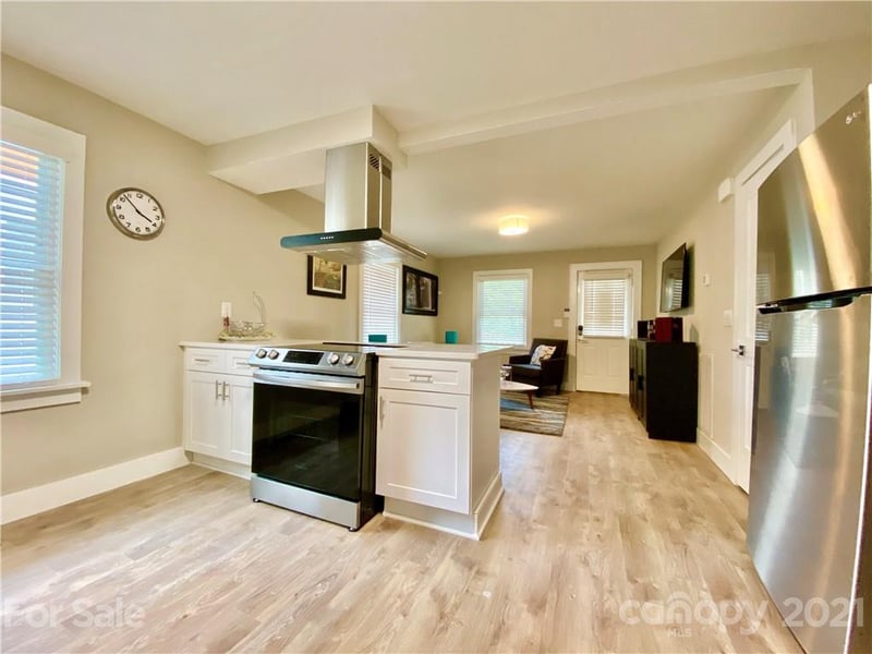 1121 Myers St, Charlotte, NC 28206