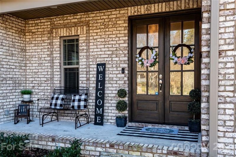 321 34th Avenue Cir NW, Hickory, NC 28601