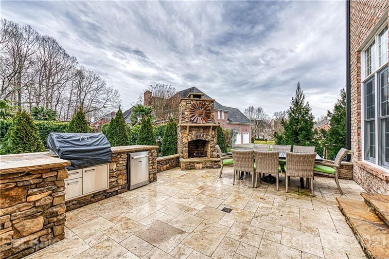 6640 Fox Ridge Cir, Davidson, NC 28036