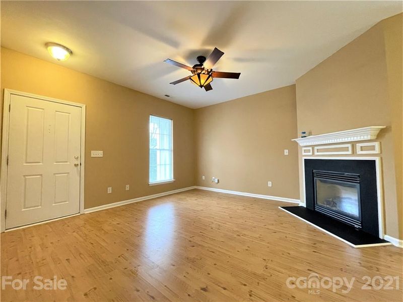 4823 Eaves Ln, Charlotte, NC 28215