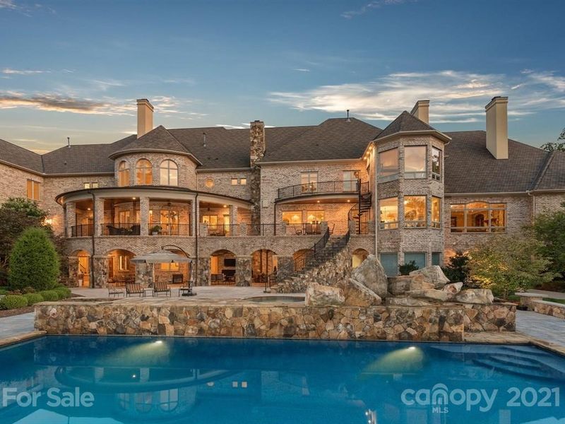 104 Nathaniel Ct, Mooresville, NC 28117