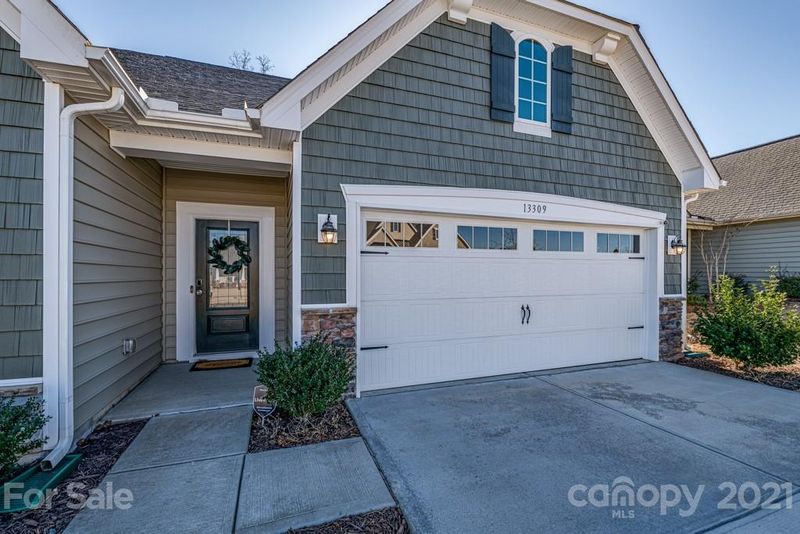 13309 Canterbury Castle Dr, Charlotte, NC 28273