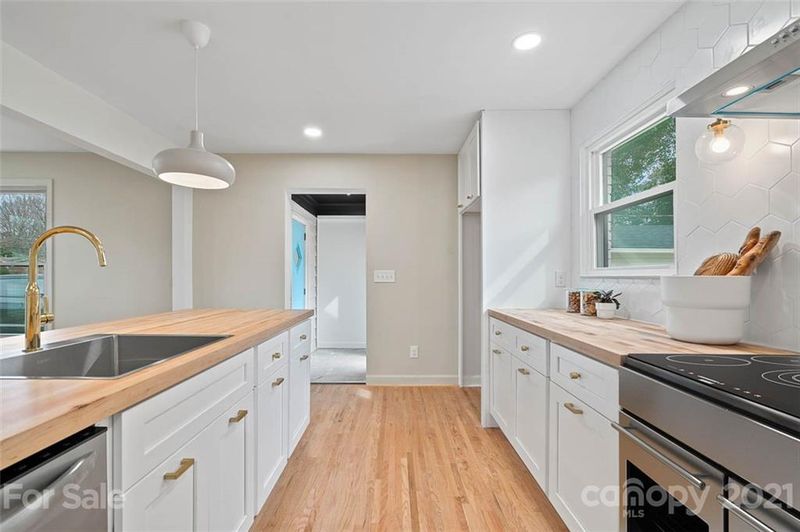 5410 The Plaza Rd, Charlotte, NC 28215