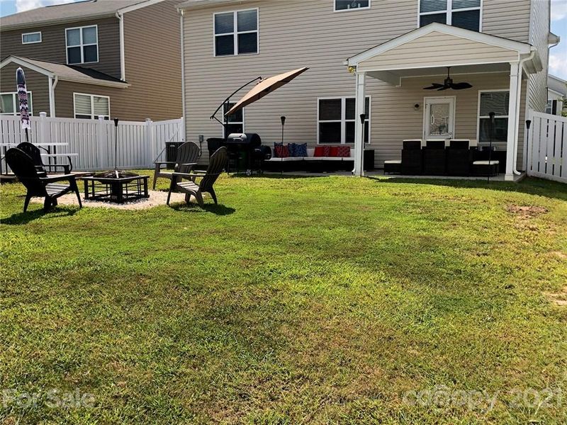 12818 Longstraw Rd, Charlotte, NC 28227