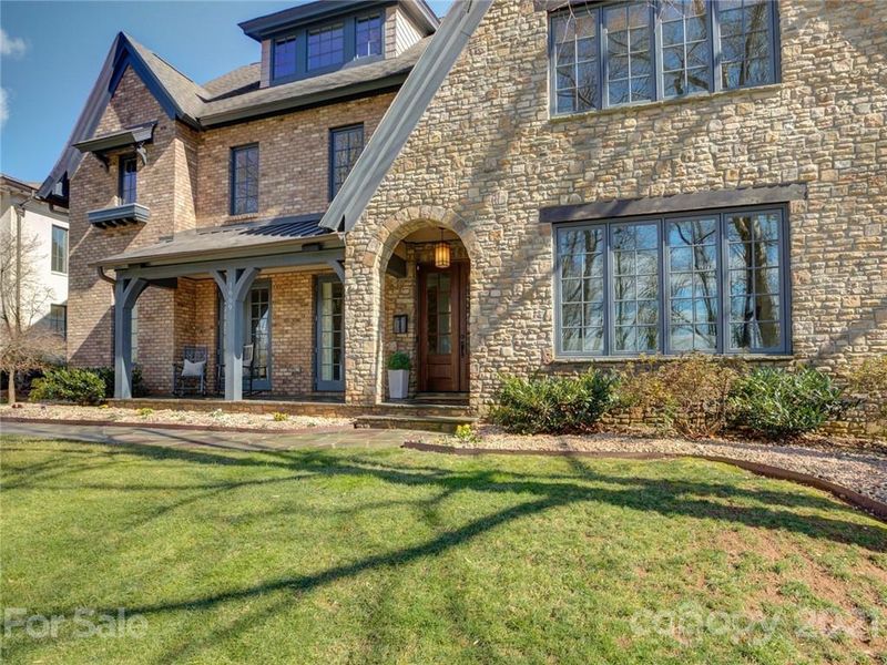 1669 Sterling Rd, Charlotte, NC 28209