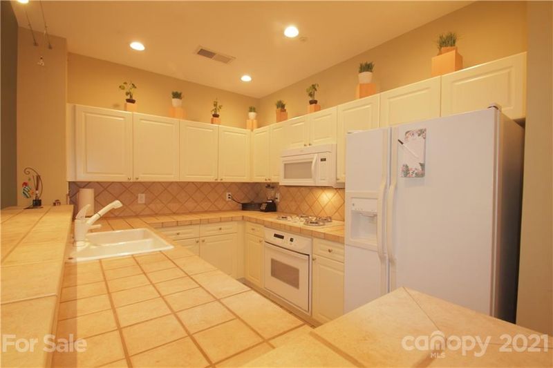 921 Northeast Dr #33, Davidson, NC 28036