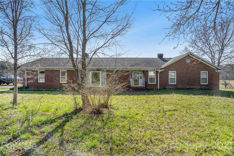 3755 Enochville Rd, Kannapolis, NC 28081