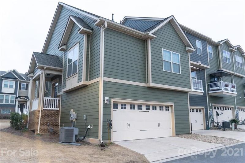6258 Cloverdale Dr, Tega Cay, SC 29708