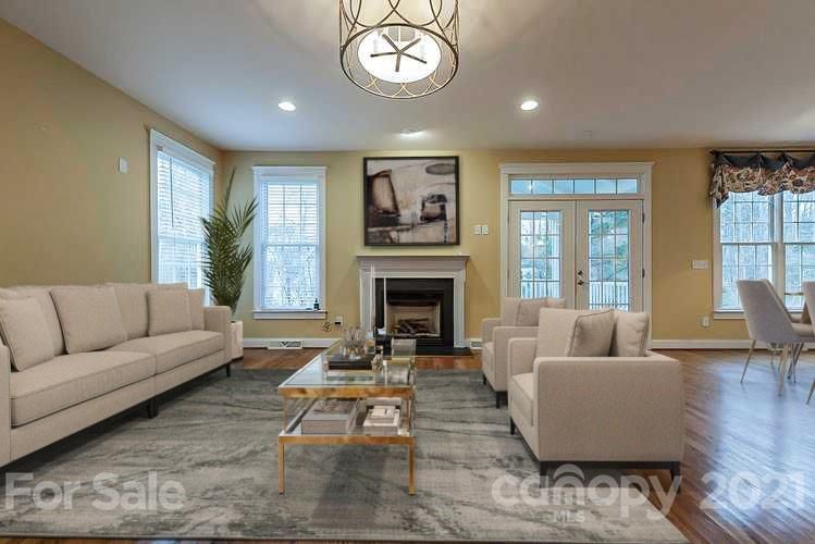 126 Mills Ln, Fort Mill, SC 29708