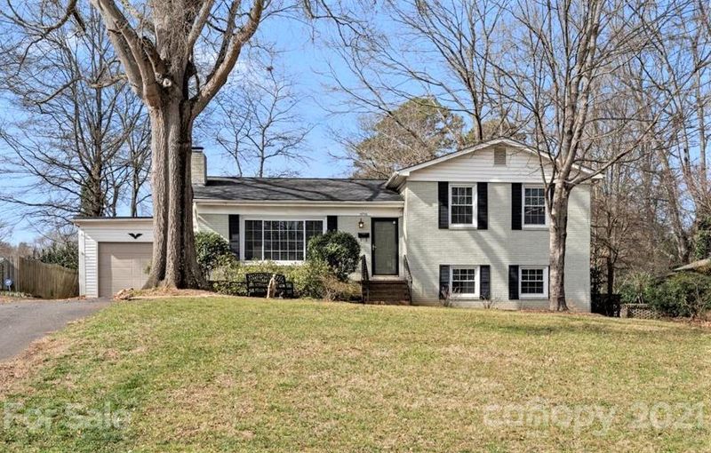5736 Farmbrook Dr, Charlotte, NC 28210