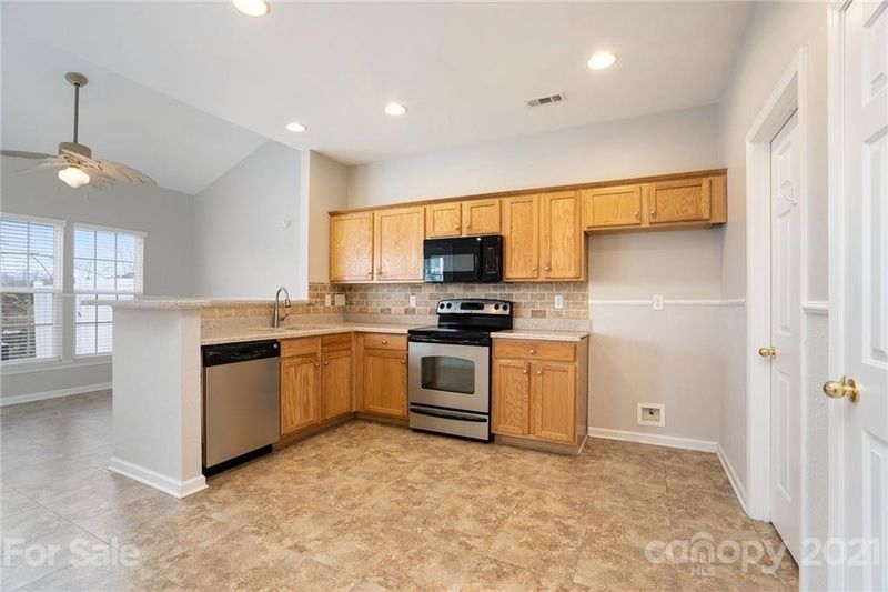 4026 Carl Parmer Dr, Harrisburg, NC 28075