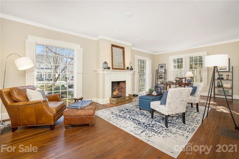 2226 Sharon Rd, Charlotte, NC 28207