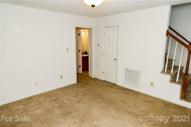521 N Spring Ave, Newton, NC 28658
