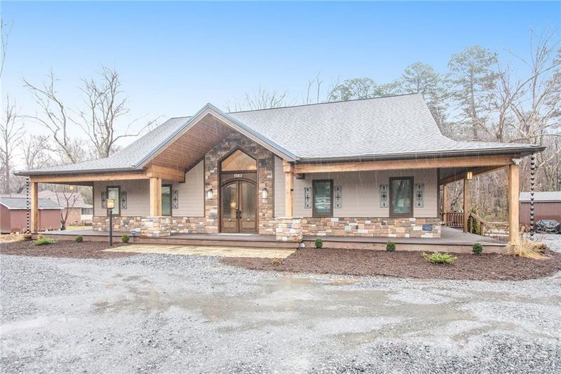 406 3rd Ave NE, Conover, NC 28613