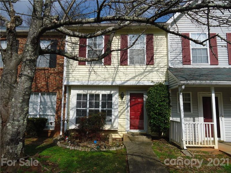 6121 Windsor Gate Ln, Charlotte, NC 28215