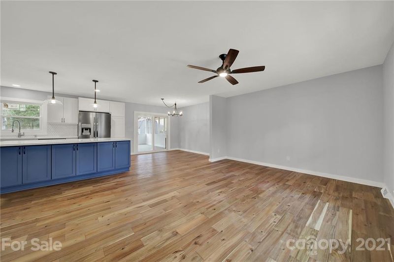827 Lynbrook Dr, Charlotte, NC 28211