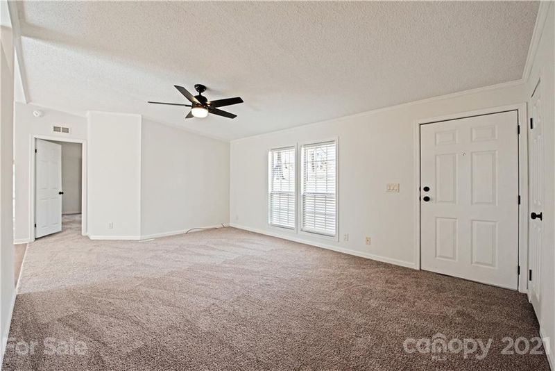 930 Wood St, Statesville, NC 28677