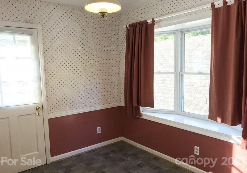 8822 Nottoway Dr, Charlotte, NC 28213