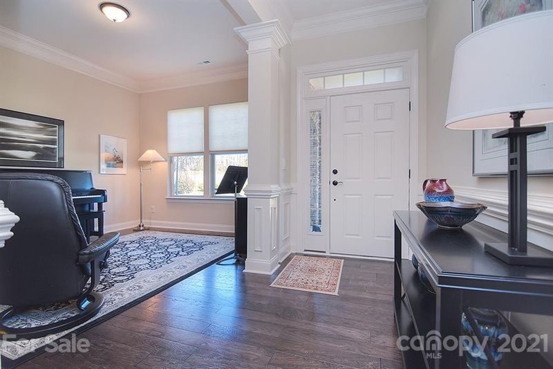 8304 Lake Harmony Dr, Matthews, NC 28105