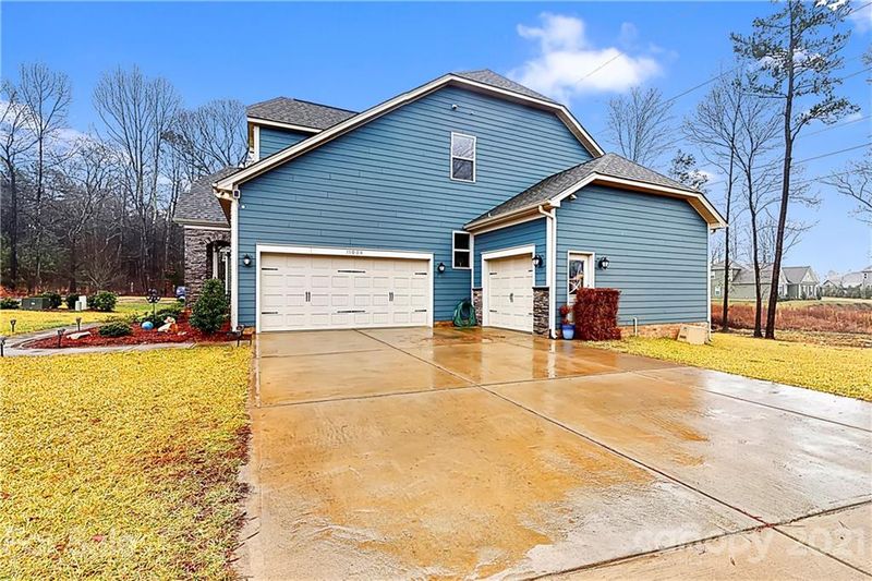 11004 Sparkle Creek Dr, Midland, NC 28107