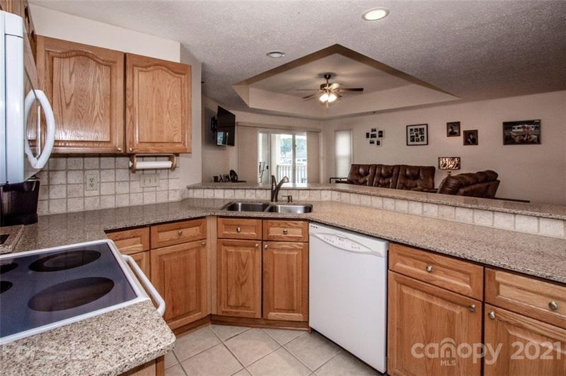 18621 Vineyard Point Ln, Cornelius, NC 28031