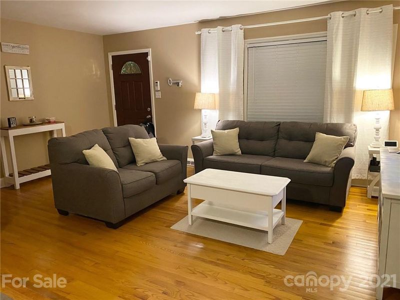 7121 Mapleridge Dr, Charlotte, NC 28210