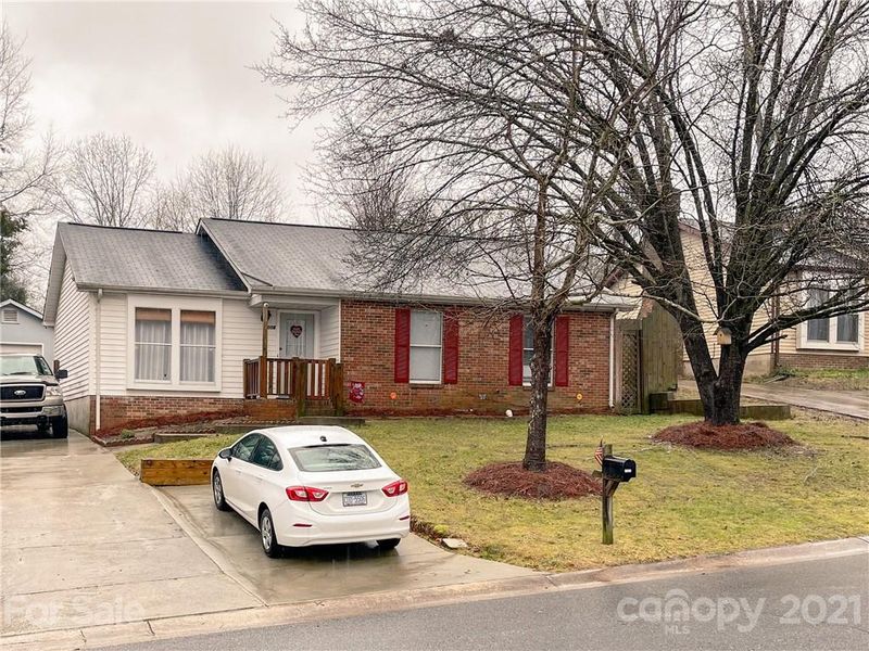 6006 Sunrise Ct, Charlotte, NC 28212