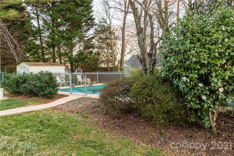 264 28th Avenue Pl NE, Hickory, NC 28601