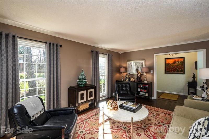 2437 Knickerbocker Dr, Charlotte, NC 28212