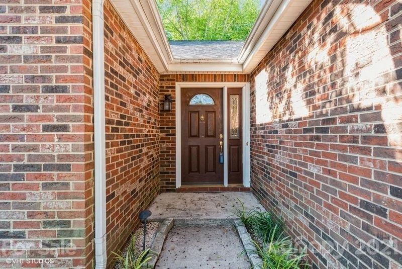 12001 Dolomite Dr, Pineville, NC 28134