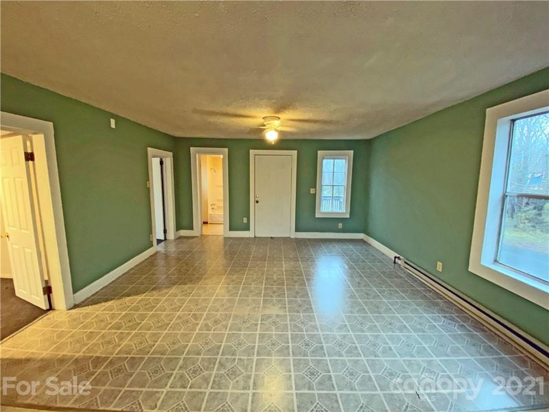 606 E Church St, Lincolnton, NC 28092
