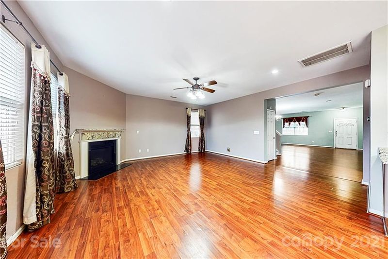 7619 Carrington Forest Ln, Matthews, NC 28105