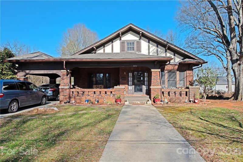 826 E Iredell Ave, Mooresville, NC 28115