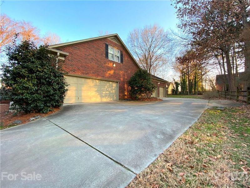 4300 Asherton Dr, Charlotte, NC 28226