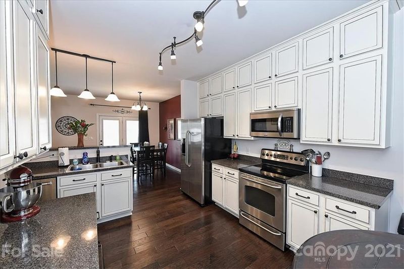 9038 Glenashley Dr, Cornelius, NC 28031