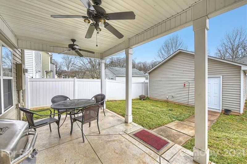 9038 Glenashley Dr, Cornelius, NC 28031
