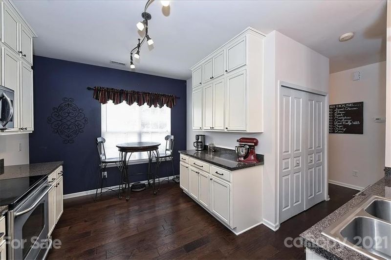 9038 Glenashley Dr, Cornelius, NC 28031
