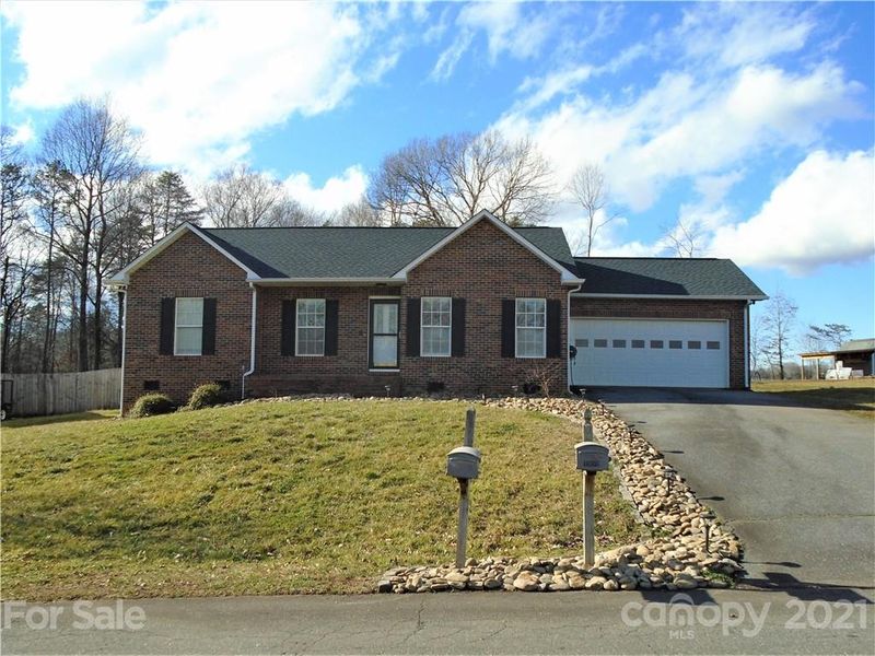 1952 Redberry Ln, Conover, NC 28613